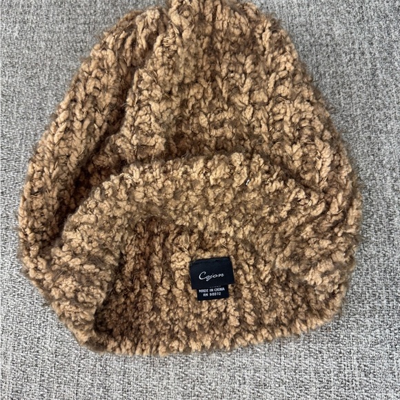 Box With Clothes Brands Like Pretty Little Things, Wild Fable And Fashion Nova. - Picture 3 of 7